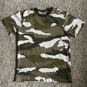 LAST CHANCE - Men’s Camo Nike T-shirt